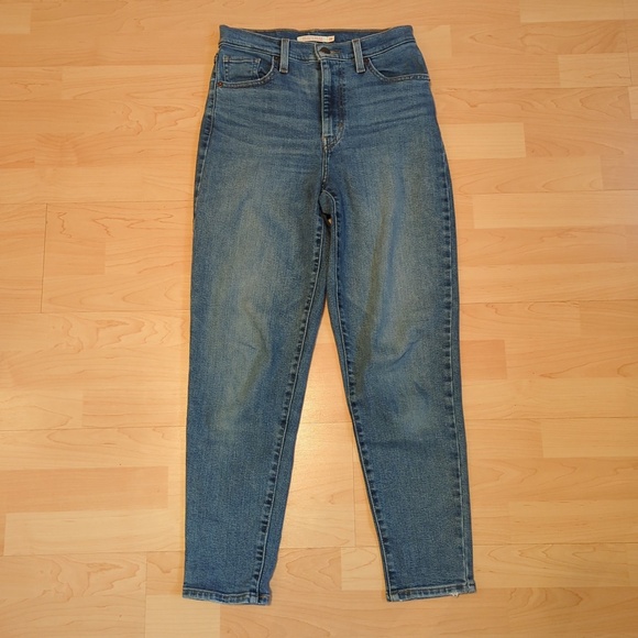 Levi’s High Waisted Mom Jean 26 - Picture 2 of 12